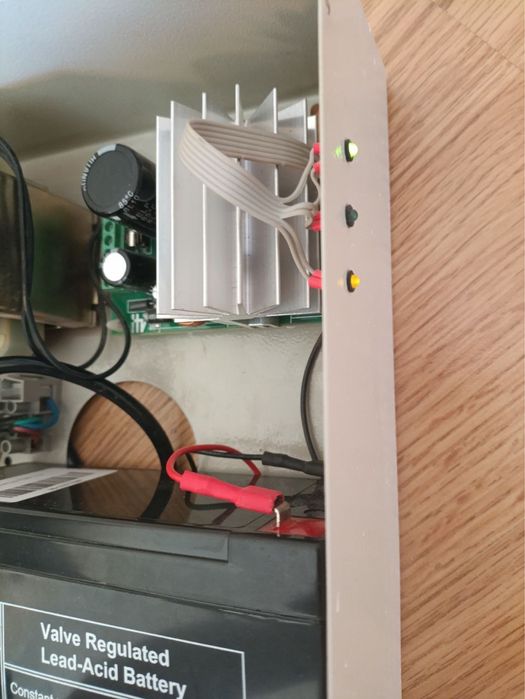 Безперебійне джерело живлення для світлодіодної ленти роутера