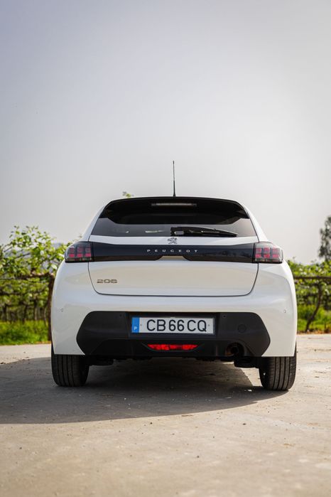 Peugeot 208 imaculado super economico