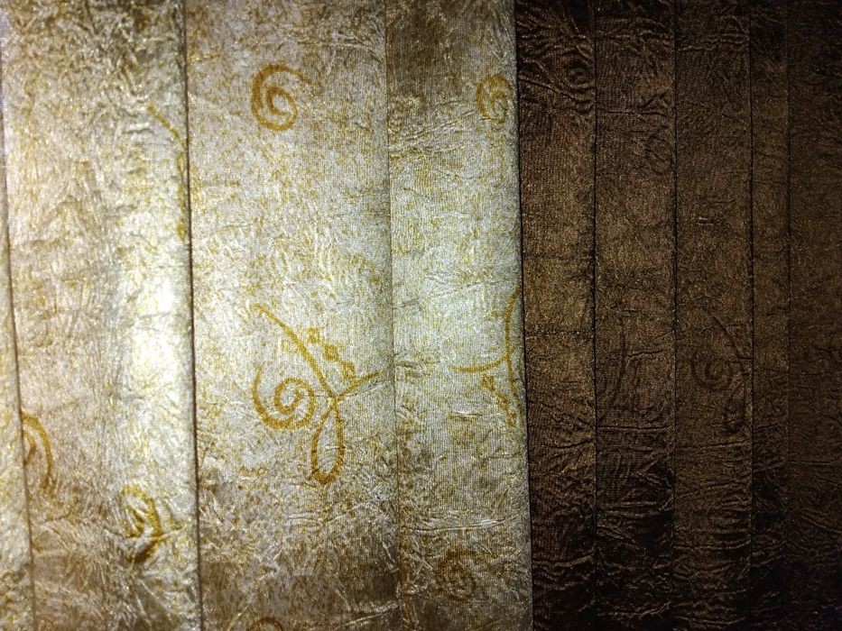 Большая штора плотная двухцветная.