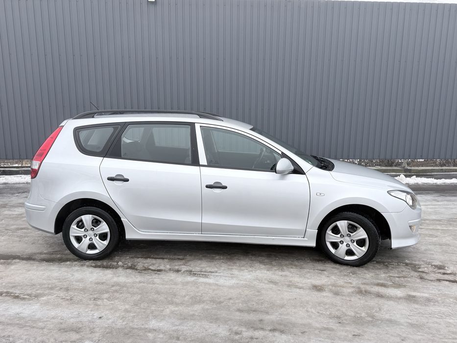 Hyundai i30 .2010 року з газом