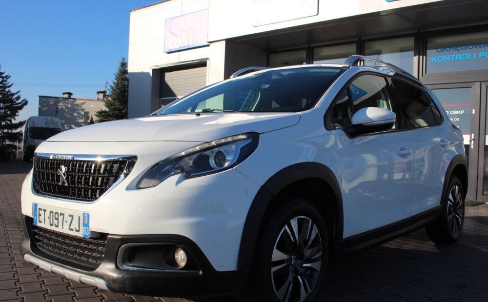Peugeot 2008 Kupuj Taniej. Lekko uszkodzone 2008 w dobrej cenie. Automat.