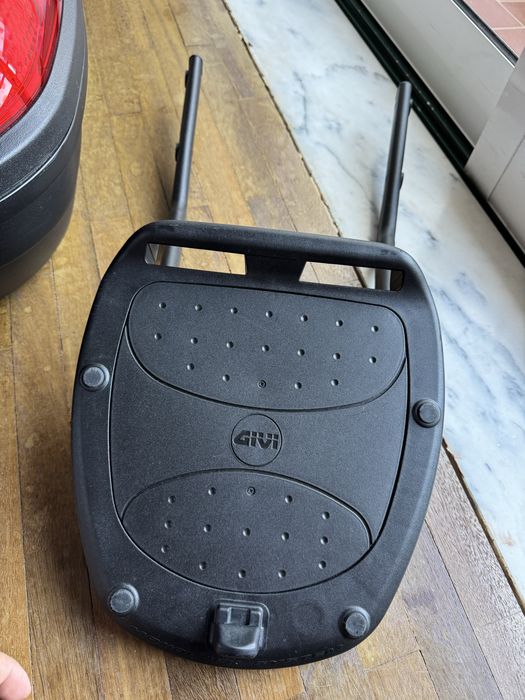 Top case Givi Blade + suporte Givi
