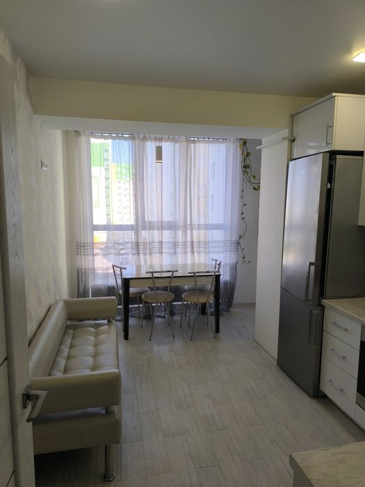 Оренда 2-кімнатної квартири в новобудові з автономкою