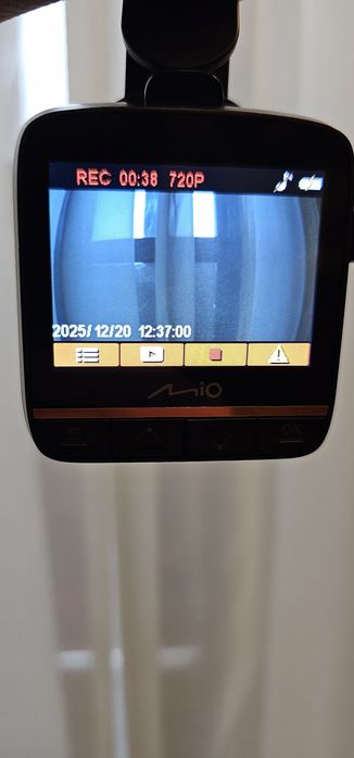 Продам видеорегистратор MiVue 358