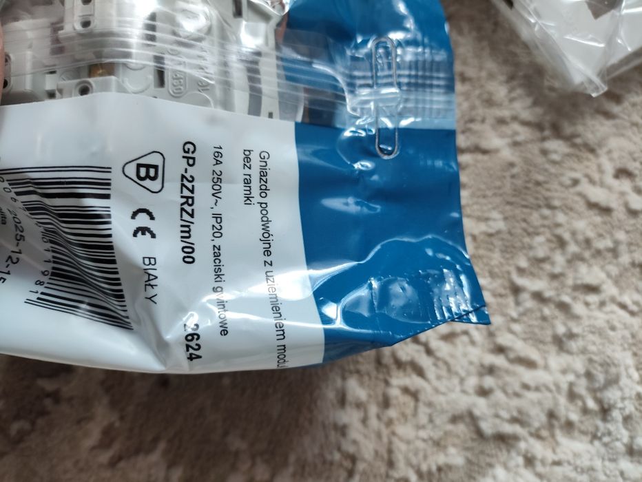 Gniazdka, włączniki Ospel Szafir