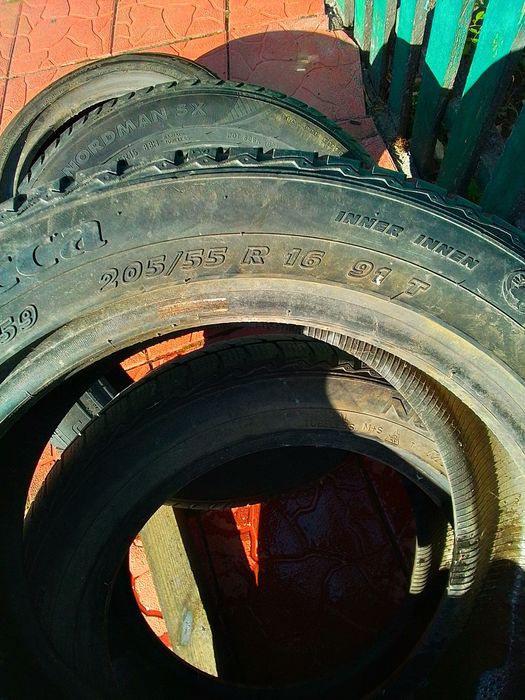Зимова гума 205/55/16 гарний стан