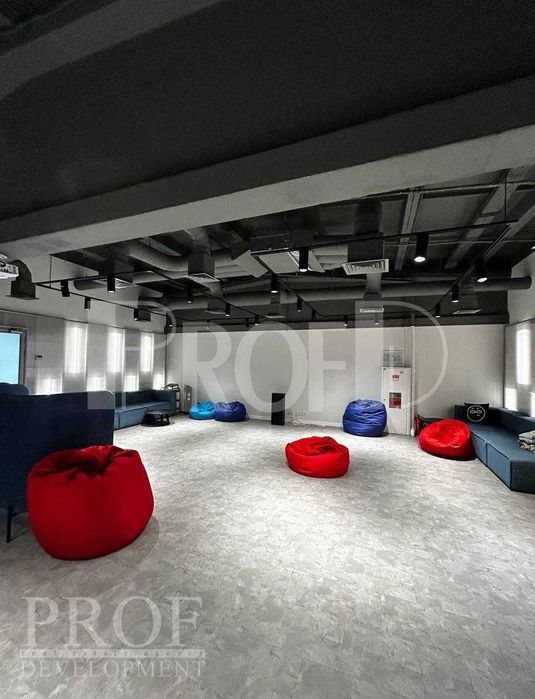 Сучасний офіс в стилі LOFT (1200 м2)