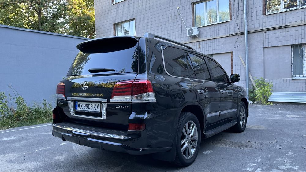Продам Lexus LX 570 2012  року випуску