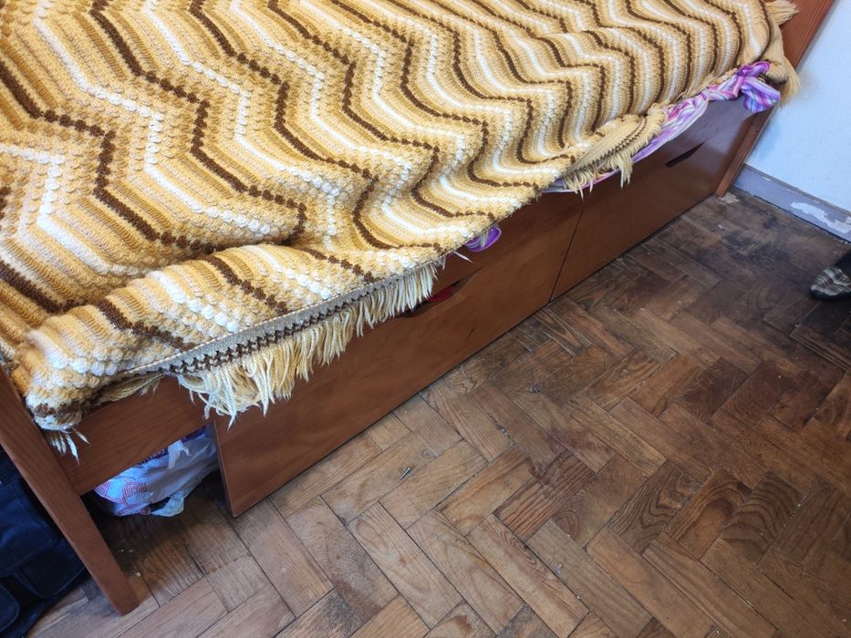 2 Camas de Solteiro(a) Madeira com Colchão