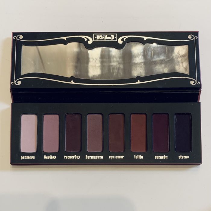 Lolita KVD Kat Von D paleta cieni