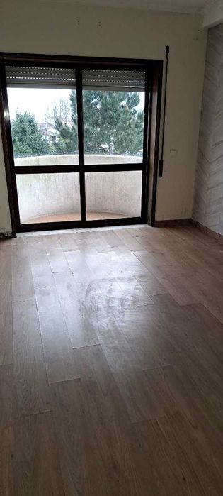 Arrenda-se apartamento