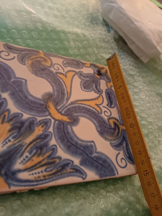 Azulejos antigos (azul e amarelo)