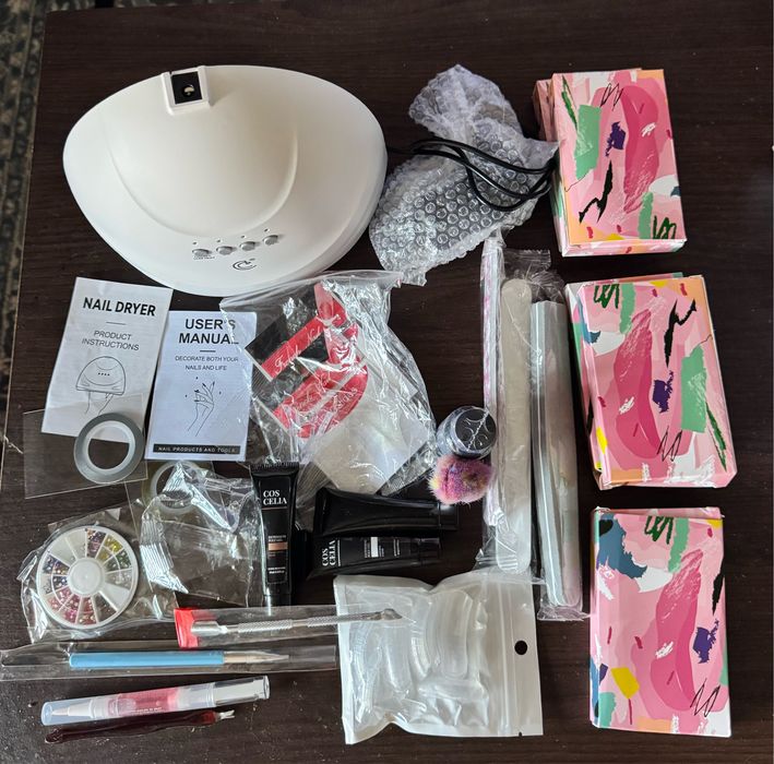 Kit de manicure Coscelia completo com máquina UVA
