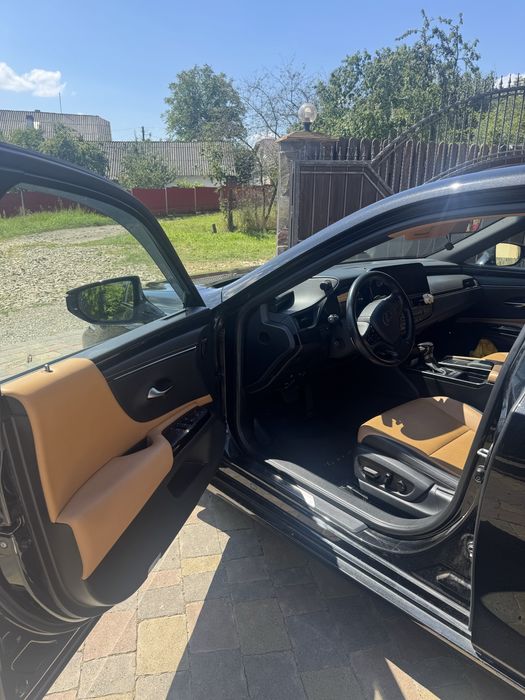 Lexus ES 200, перший власник 2021 рік