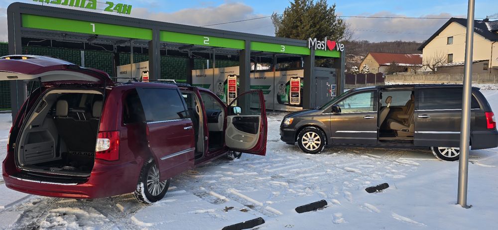 Wynajem busa 7 osobowy Chrysler Town & country