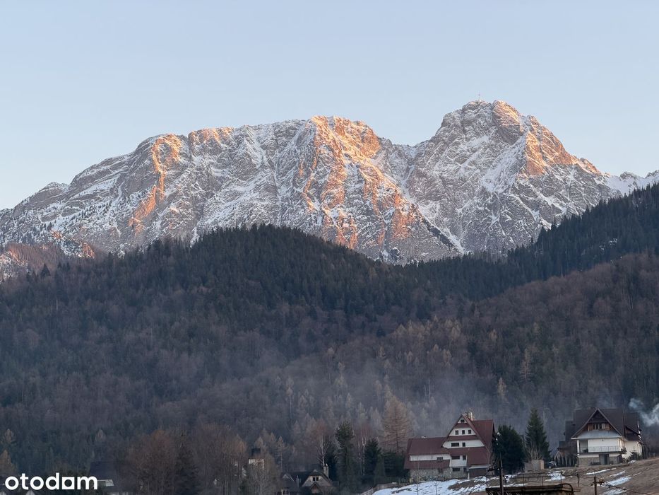 Dom bliźniak (połówka) w Kościelisku Karpielówka z widokiem na Giewont