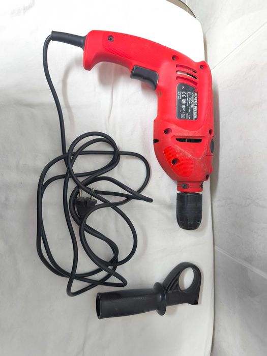 Berbequim Black Decker KR650CRE a precisar de reparação com mala