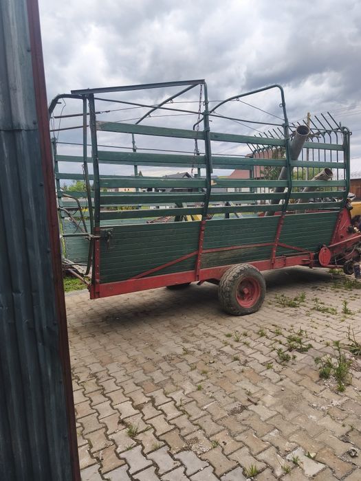 Sprzedam przyczepę samozbierającą.
