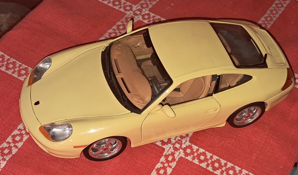 Porche  911 97 1:18
