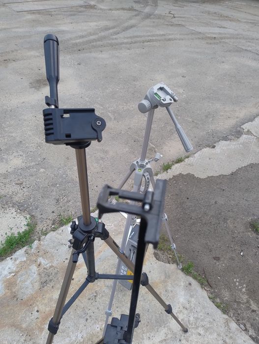 Штатив для камери  або фотоапарата або лазаря