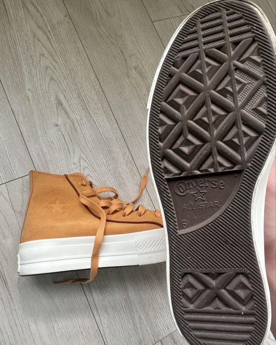 Converse - Women's Chuck Taylor All Star Lift Platform High Top Shoes