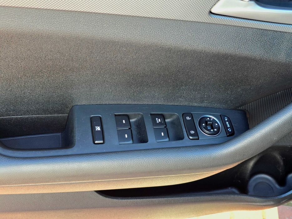 Hyundai Sonata 2015г.в. 2.0 газ, автомат