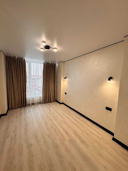 2 кімнатна квартира з ремонтом та меблями поруч з Велесом