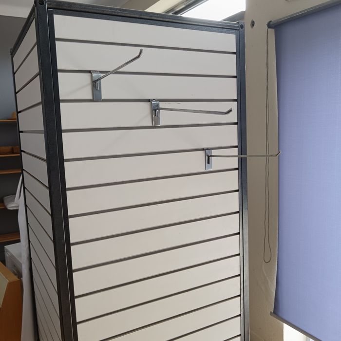 Expositor com picots