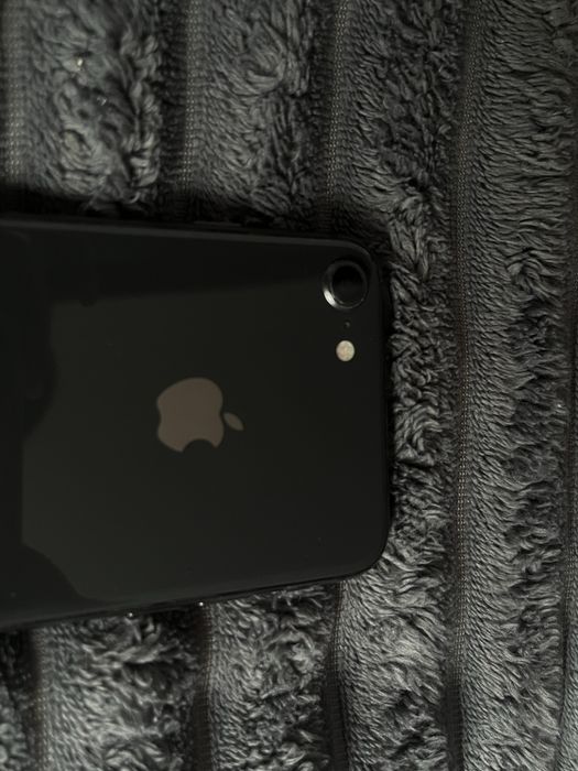 iPhone 8 батарея 100%