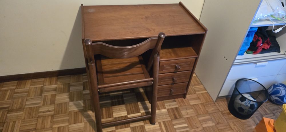 Secretaria mais cadeira