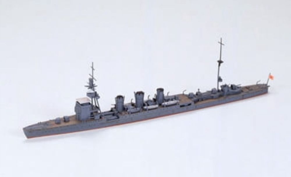 Model do sklejania 1/700 Japoński lekki krążownik Kiso Tamiya 31318