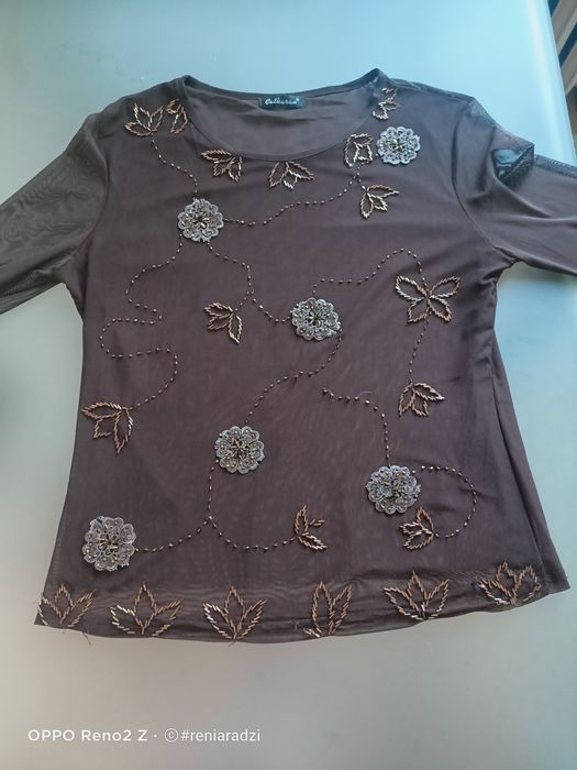 Bluzka damska r.40, haftowana koralikami i nitką,