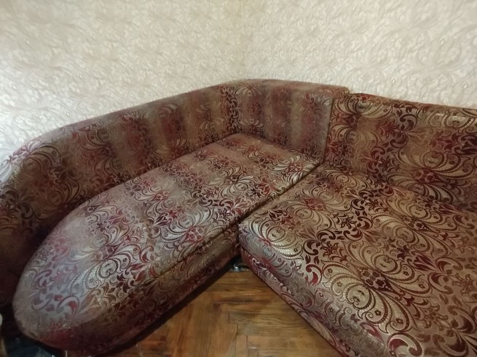 Диван кутовий б/в