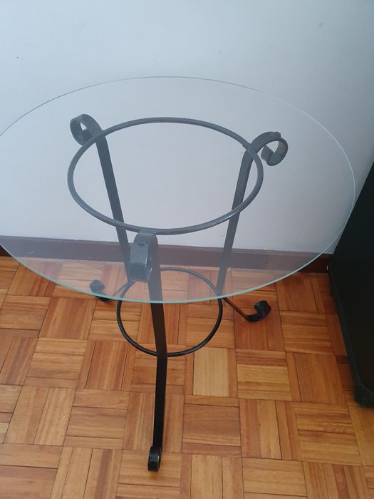 Mesa metal e vidro