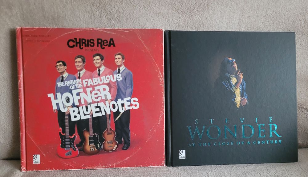 Продаю книгу-бокс C.Rea,,The return fabulous  Hofner Bluenotes,, та  S.Wonder ,,At the  close of a century,,