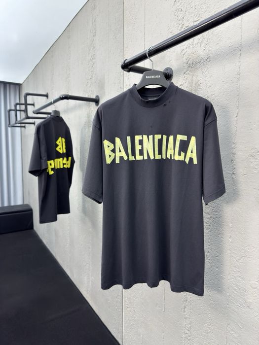 Футболки Balenciaga унісекс