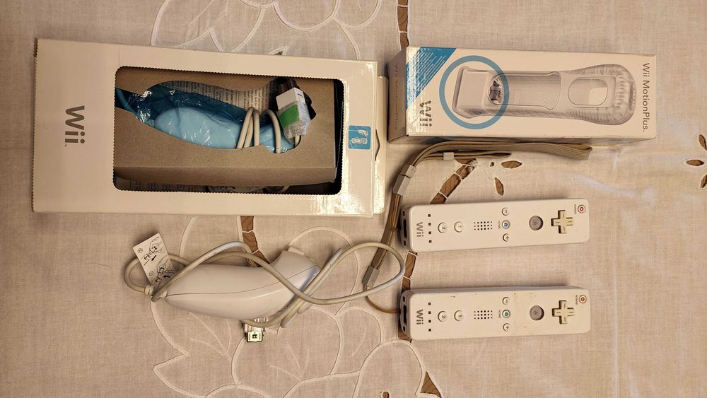 Nintendo Wii com jogos e acessórios