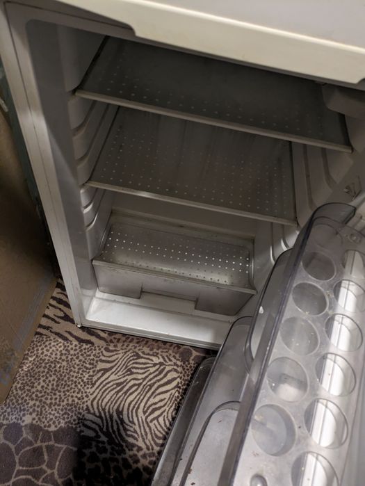 Продам холодильник. Не робочий