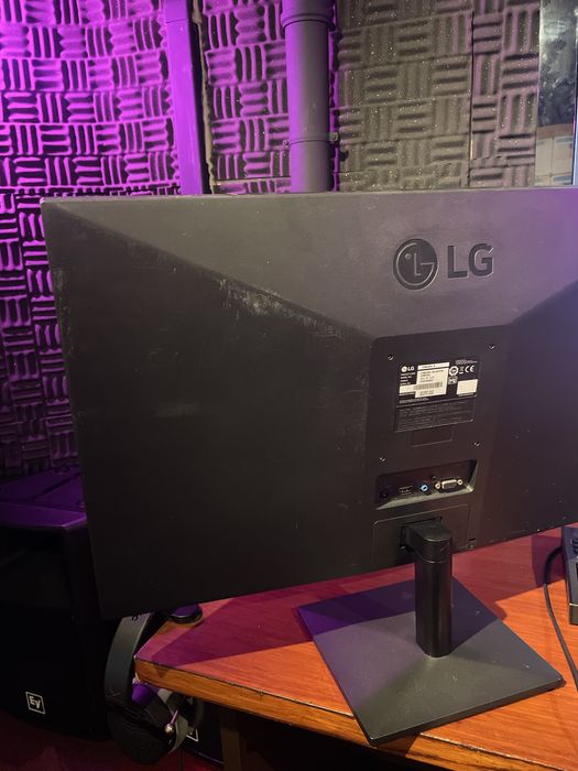 Monitor LG Full-HD 27 polegadas64297468857987122