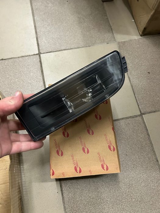 Противотуманная фара Bmw e38 e36  e39 новая ориг . аналог