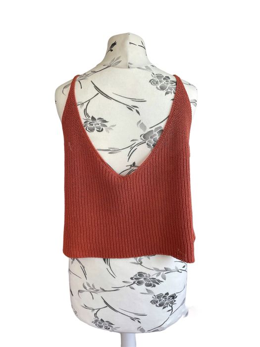 Вʼязаний топ від Zara