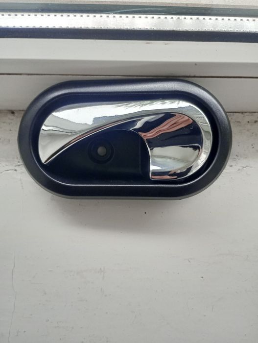 Пластік накладка Prius + запчасті різні