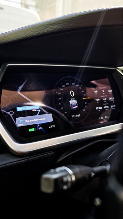 Tesla Model S85 free supercharger