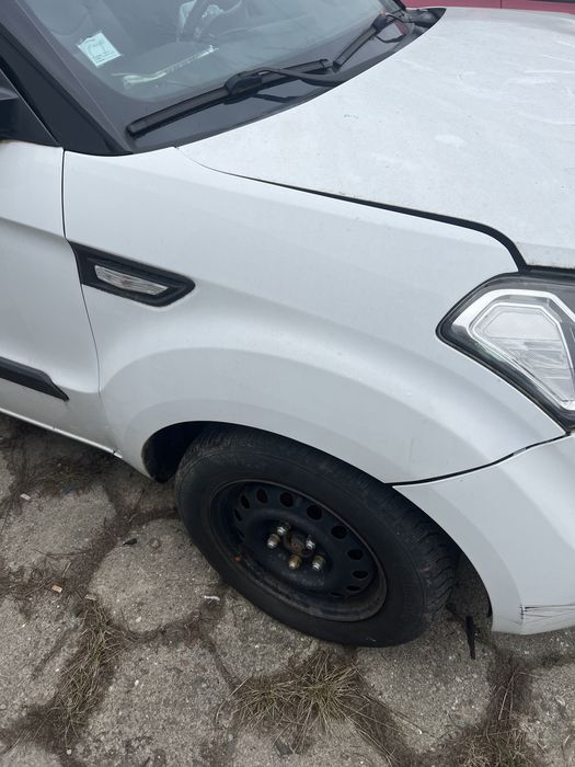Blotnik prawy przod Kia soul I, lakier 1 D