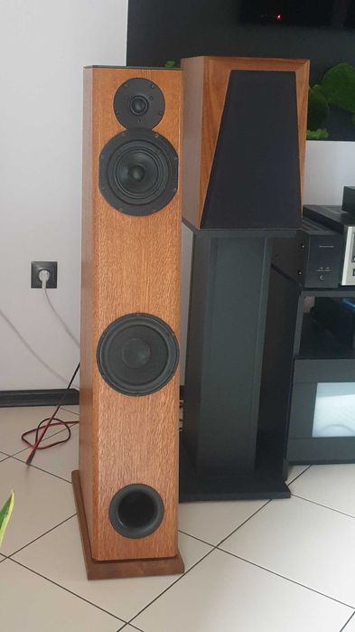 Kolumny podłogowe mega konstrukcja Minima Audio, 3xScan Speak