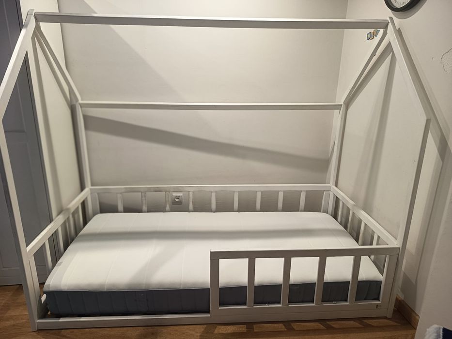 Cama estilo Montessori como nova