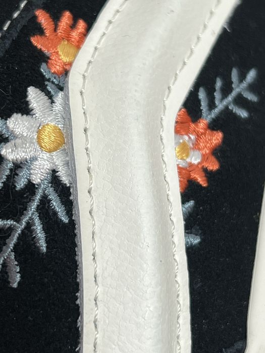 Vans Knu Skool Black Floral czarne w wyszywane kwiaty
