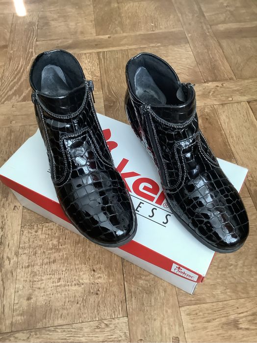 Жіночі шкіряні черевики Rieker на флісі