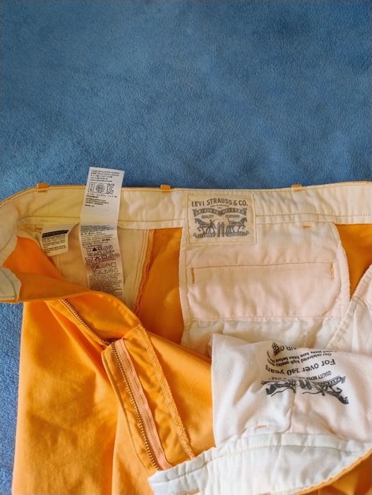 Шорты Levis pp.34. оригинал.Оранжевый цвет!