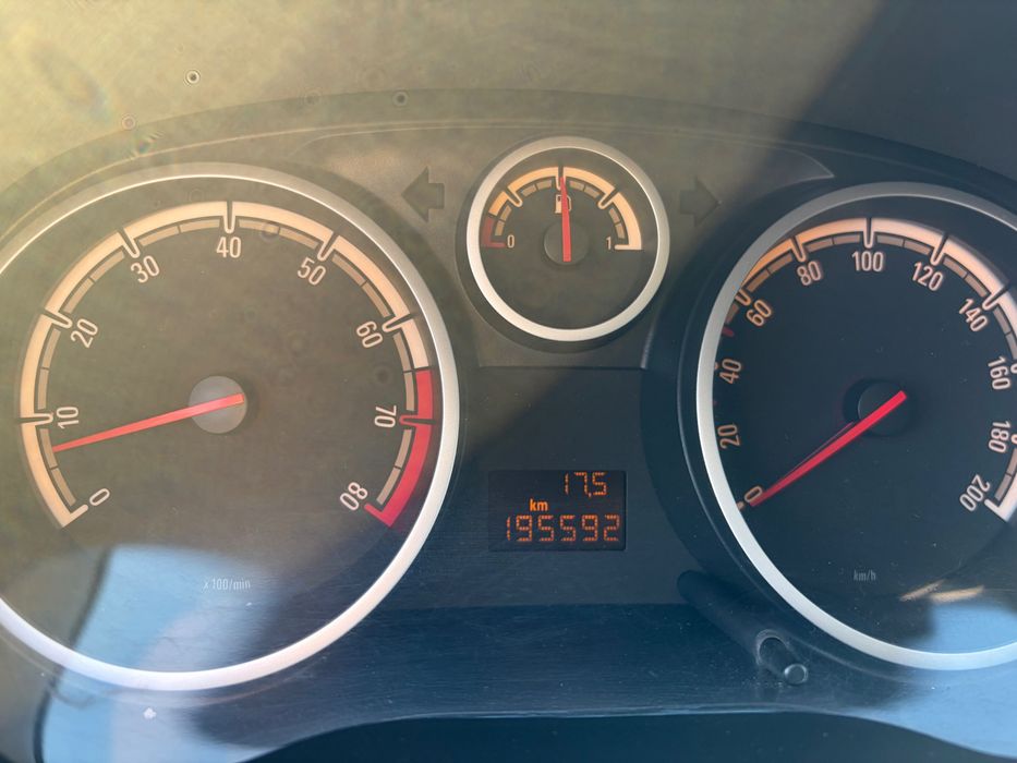 Opel Corsa 1.2 Black Edition 86cv | 2011 | 195.592 km